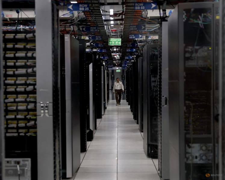 HPE raises annual forecasts as AI, networking demand lifts quarterly revenue