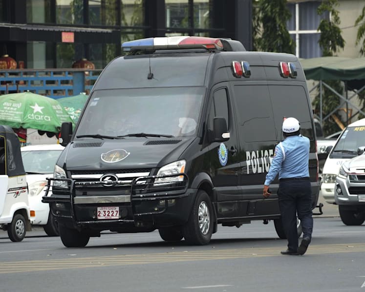 Cambodia deports 25 Japanese nationals suspected of operating online scams