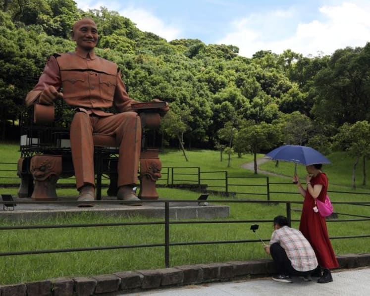 Why Taiwan wants to remove its Chiang Kai-shek statues