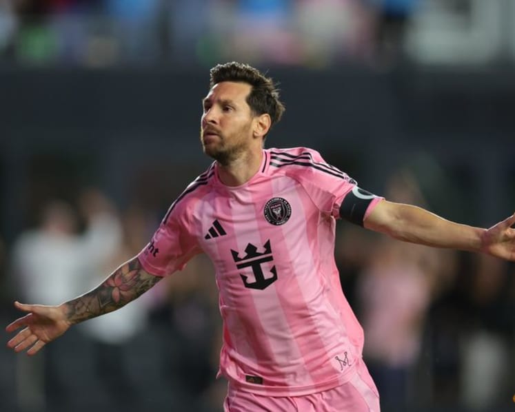 Barcelona plan to build Messi statue at revamped Camp Nou, says club president