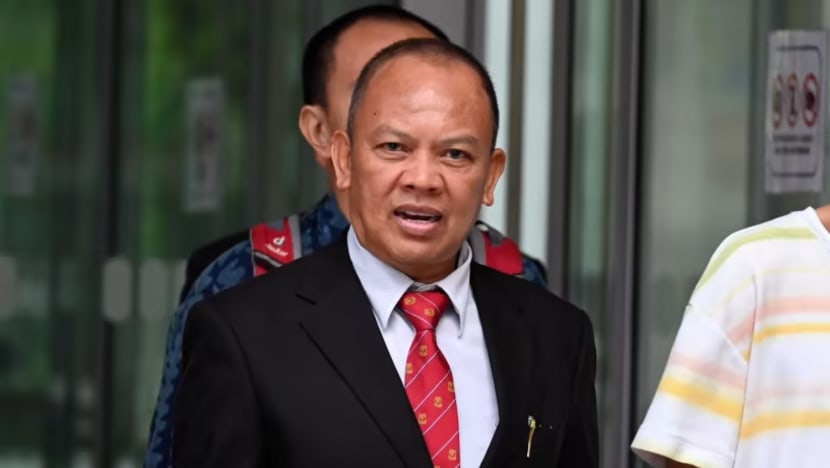 Lelaki dakwa diri putera dan warga 'berdaulat' dipenjara kerana tidak pakai pelitup Lelaki dakwa diri putera dan warga 'berdaulat' dipenjara kerana tidak pakai pelitup