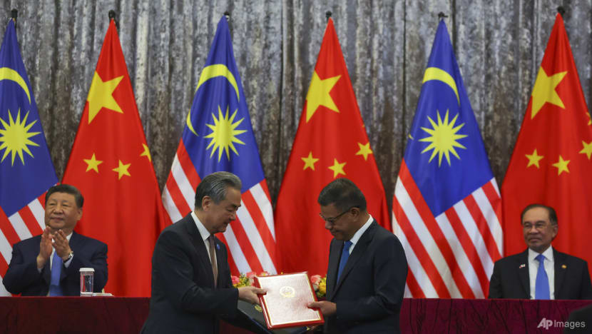 Visa-free travel: Malaysia and China extend agreement for 5 years following President Xi’s visit