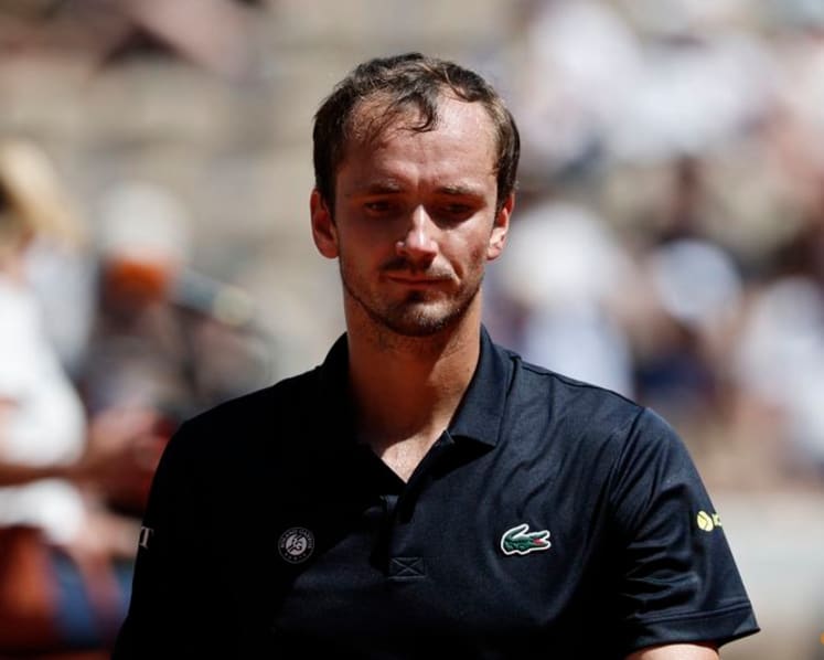 Medvedev rules out skipping French Open despite cruel deja vu