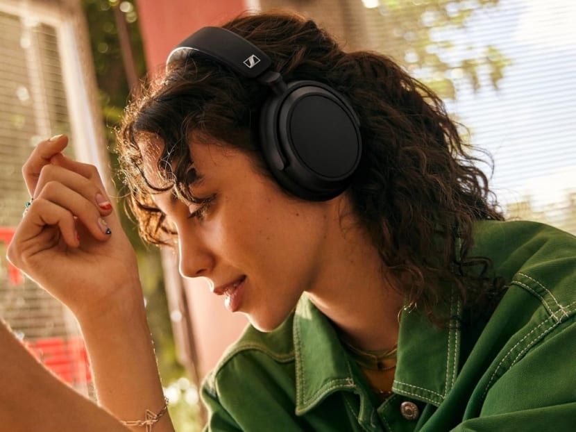 7 work commute essentials that will make your journey less stressful 