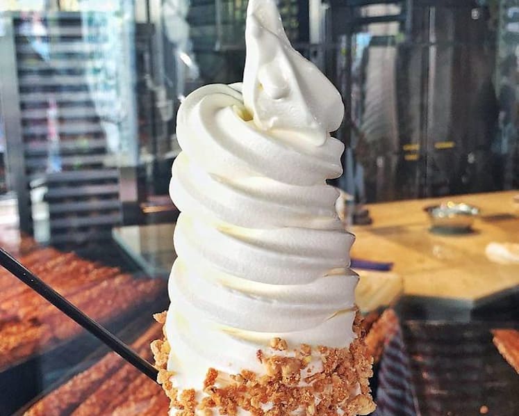 Tokyo's Croquant Chou Zakuzaku Cream Puff & Soft-Serve Taking Over