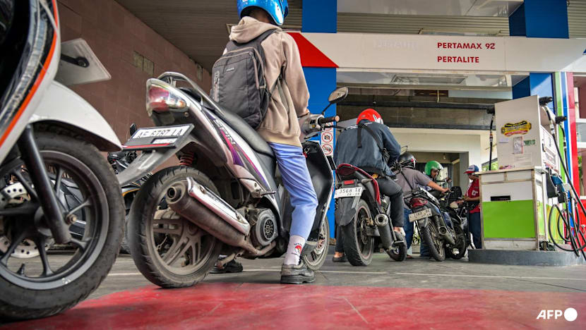 Indonesia minister says sustained high oil prices could see budget deficit breach mandated limit