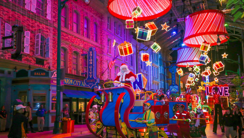 If You Love (Faux) Snow & The Minions, You Probably Should Come Here For The Christmas Holiday Vibes