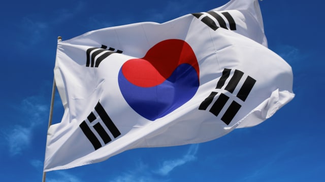 韩国军队开展攻击机群编队飞行和打击演习