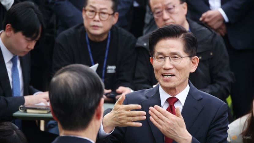  South Korea conservative party reinstates presidential candidate