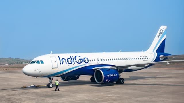 挡风玻璃出现裂缝 印度航班安全降落