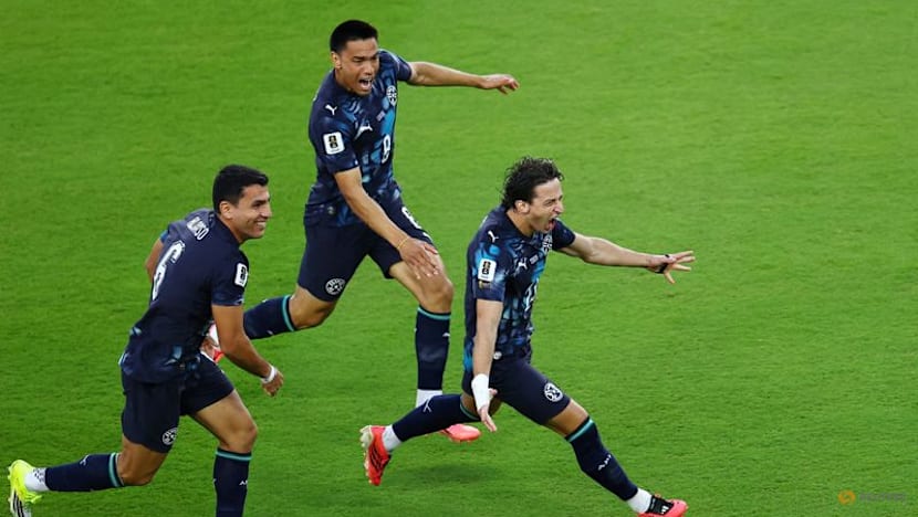 Ten-man Paraguay eliminate Turkey with tense 1-0 win