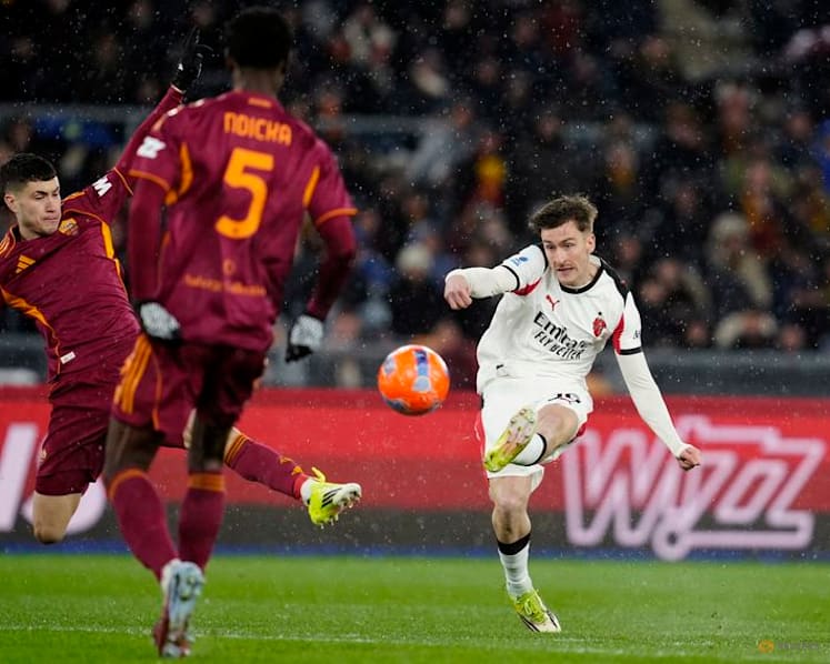 Milan held by Roma to leave Inter five clear at Serie A summit
