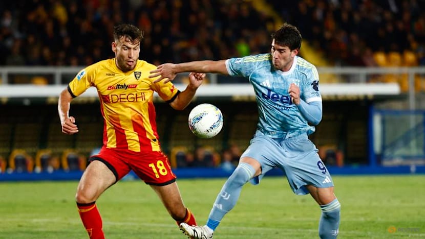 Vlahovic strikes after 10 seconds as Juve climb to third with Lecce win
