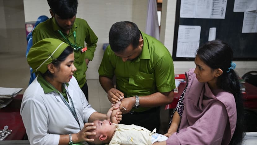 Bangladesh measles toll nears grim 1,000-child mark