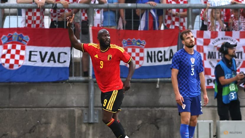 Belgium urge calm after Lukaku scores in away win at Croatia
