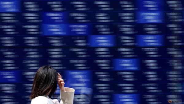Asia fights drag from Wall St as US assets buckle - Channel News Asia (Picture 2)