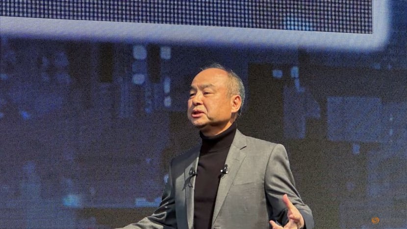 Trump, SoftBank CEO announce $100 billion US investment, in echo of 2016 event