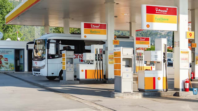 柴油暴涨冲击马国旅游巴士业 订单减半业者欲退场