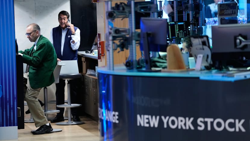 Stocks shrug off tensions to rise on renewed tech interest