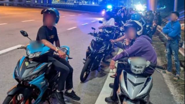 新马第二通道“飙摩托党”屡禁不绝！马警充公31辆摩托