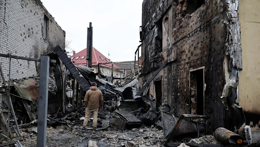 Zelenskyy talks with allies en route to US as Russia pummels Ukraine