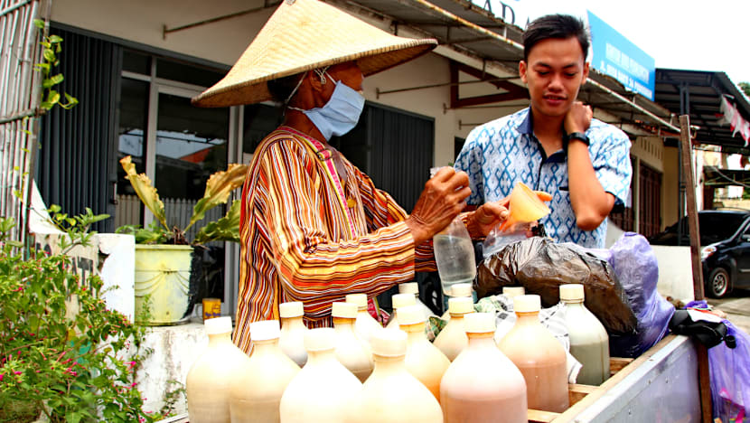Matcha dan kopi susu minggir dulu, party jamu sedang tren di Gen Z, nongkrong jadi hemat dan sehat