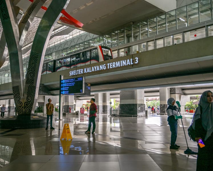 30 immigration officials at Jakarta airport removed from posts for alleged extortion of Chinese visitors 