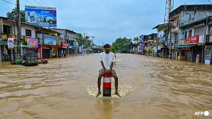 Floods hit Sri Lanka's capital as cyclone deaths near 200