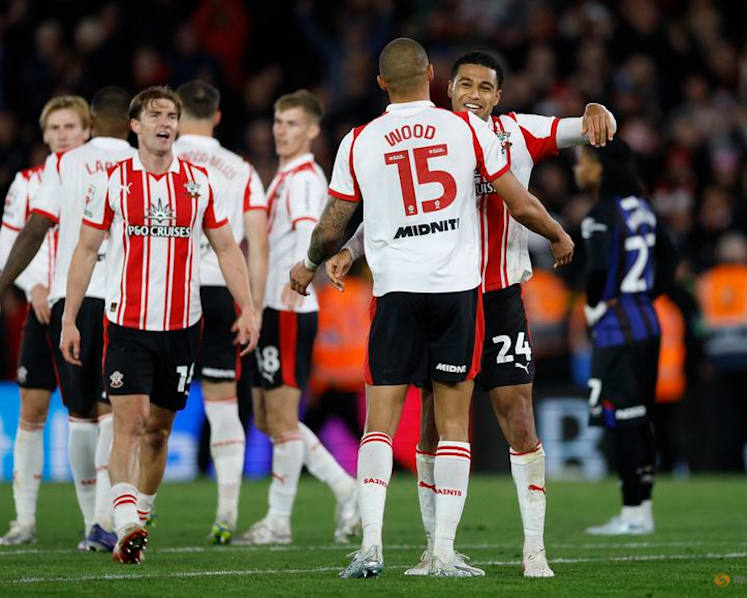 Southampton to play Hull at Wembley for Premier League place