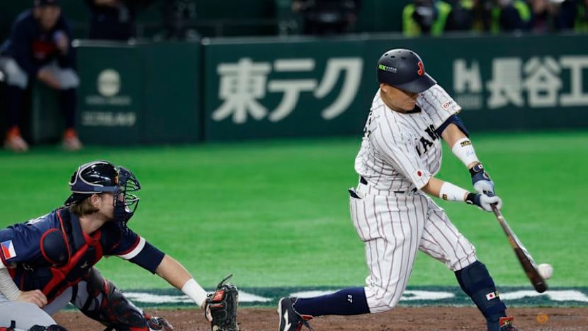 Baseball-Samurai Japan top gutsy Czech team on way to WBC playoffs