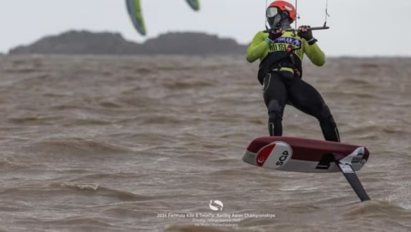 சீனாவில் நடைபெற்ற kitefoiling போட்டியில் சிங்கப்பூரின் மேக்ஸ் மேடருக்கு வெற்றி