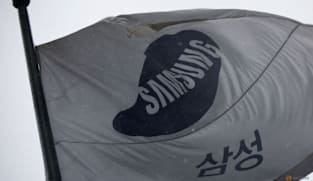 Samsung Electronics considers share buyback for stock bonuses, details undecided