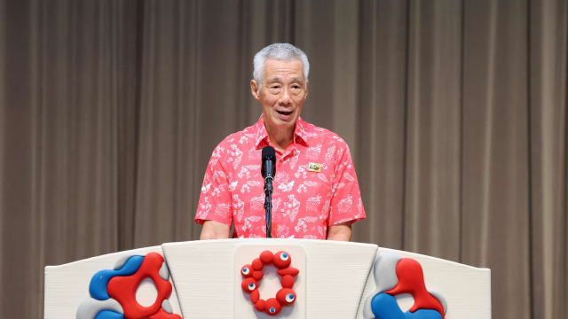 李资政：新加坡虽只是小红点 但始终积极参与全球事务