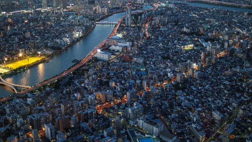 Japan household spending falls for second month in test for BOJ policy Japan household spending falls for second month in test for BOJ policy