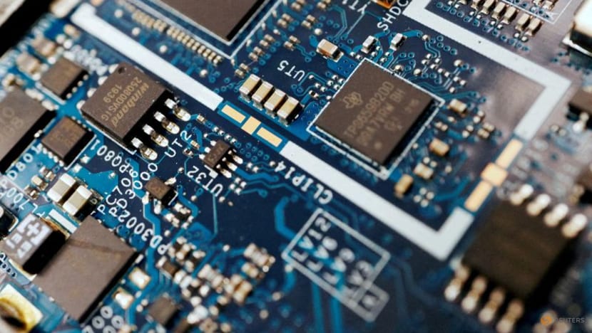 Trump says will announce semiconductor tariffs over next week 