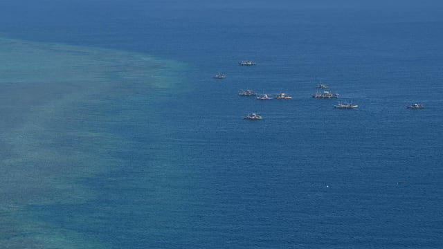 中国指菲律宾军舰非法侵入黄岩岛领海