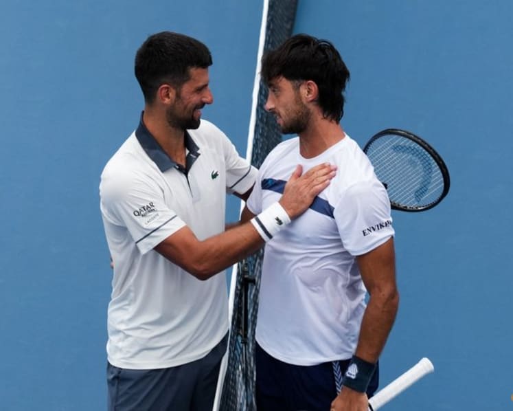 Djokovic falls in Cincinnati heat in first match since Wimbledon