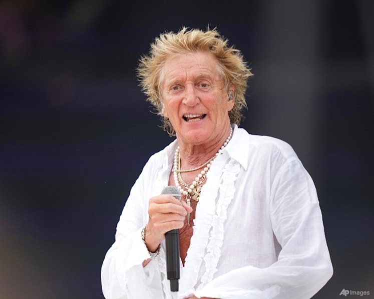 Rod Stewart calls off remaining tour dates after coronary stent procedure