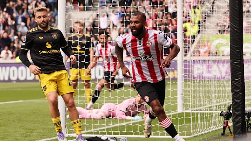 Liverpool, Chelsea and Man United lose on day of late drama