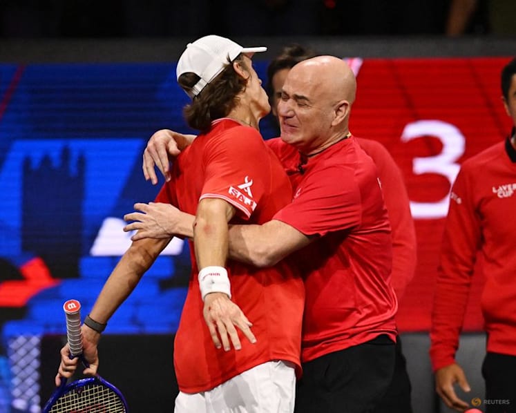 De Minaur stuns Zverev, Tien beats Cobolli as Team World take 5-3 lead in Laver Cup