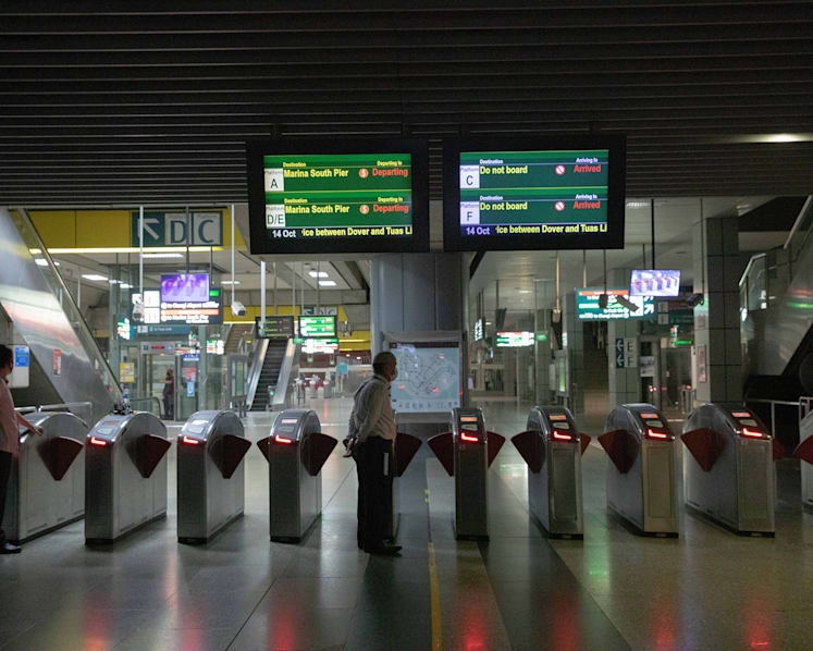 Cut in power cable insulation, rusted circuit breaker caused Oct 14 MRT breakdown: Ong Ye Kung