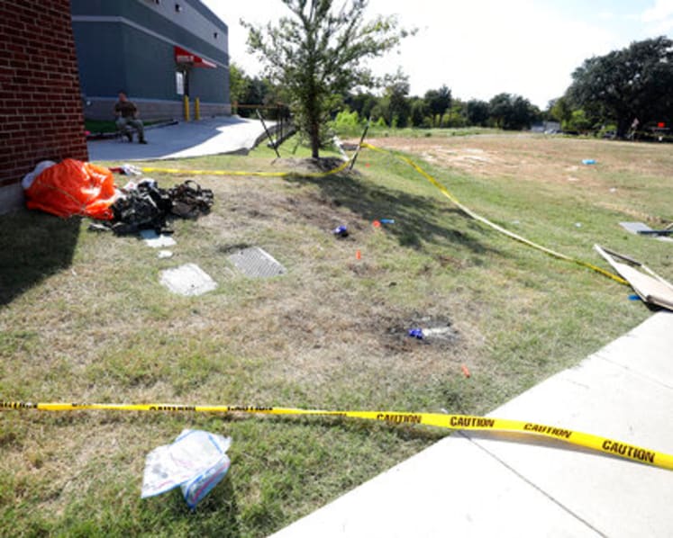 Military training jet crashes in Texas, injuring both pilots