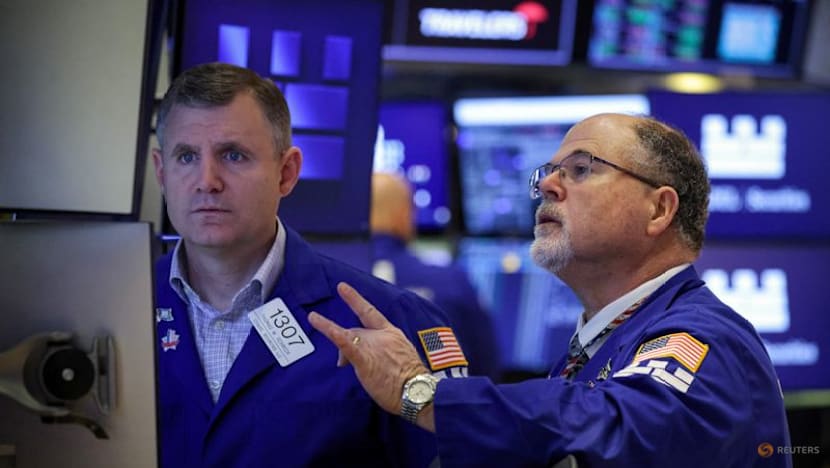 US stocks lose ground, gold resumes its climb as risk appetite sours