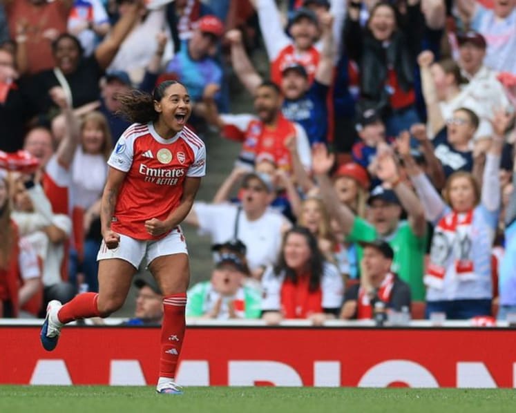 Arsenal beat Lyonnes 2-1 in Women's Champions League semi-final first leg