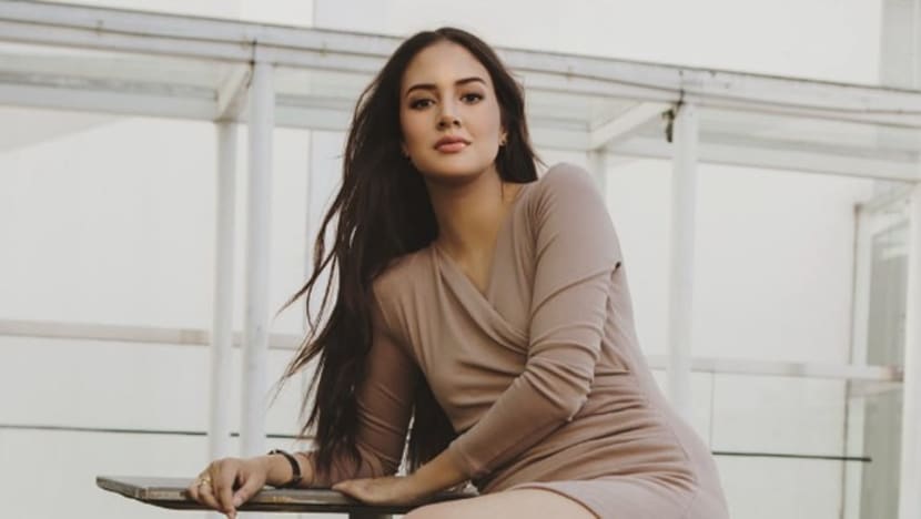 Aurelie Moeremans minta pembaca jangan bully karakter di Broken Strings