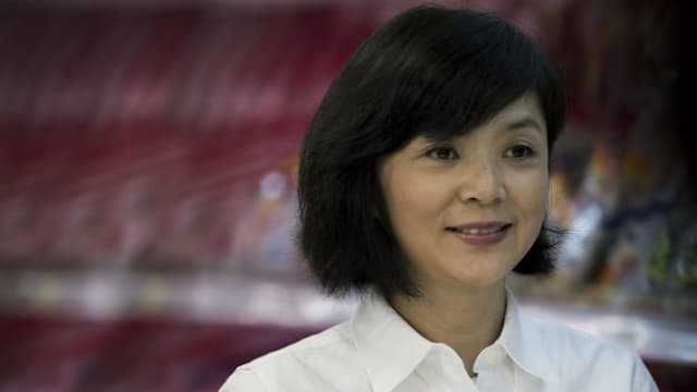 66岁陈玉莲晒近照曝光，优雅变老气质获赞