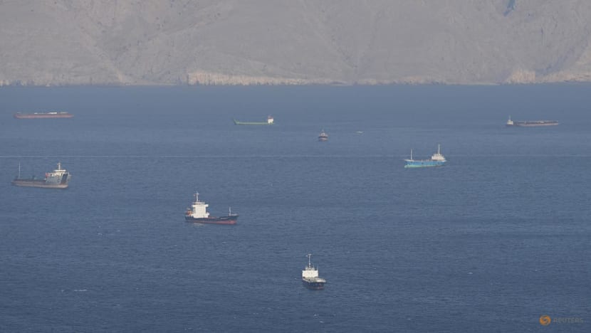 Pembersihan ranjau di Selat Hormuz disebut bisa memakan waktu enam bulan