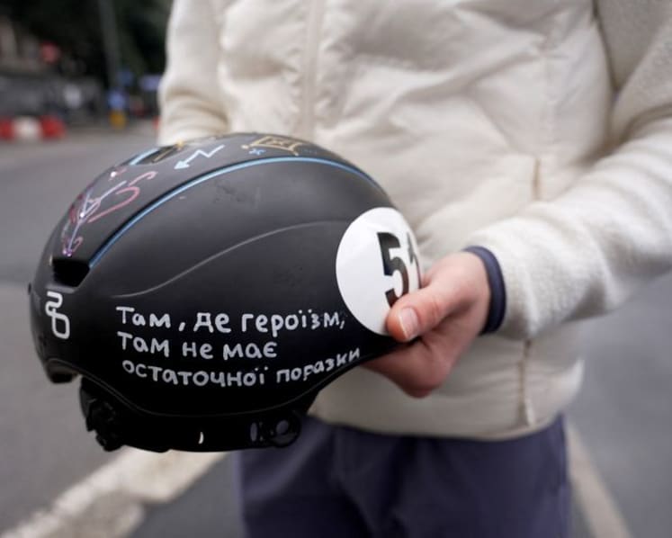 Short track-Ukraine's Handei told to tape over 'heroism' message on helmet