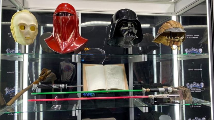 Topi Indiana Jones, kaca mata Harry Potter akan dilelong di California