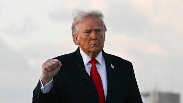 特朗普警告伊朗快艇接近封锁范围 将被消灭